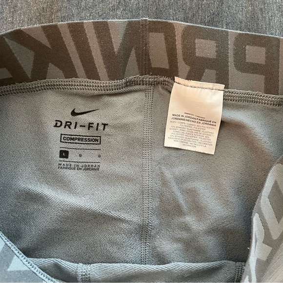 Nike Compression Pants - Picture 3 of 4